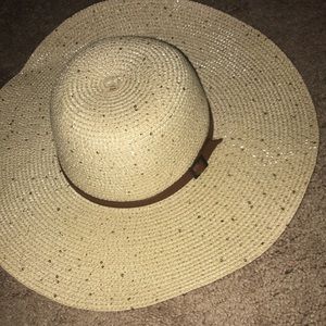 Floppy hat